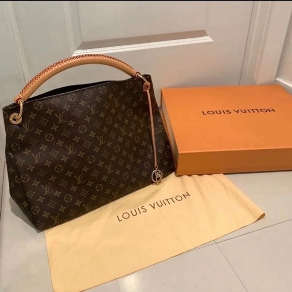 Handbags - Lupus Vuitton Artsy GM